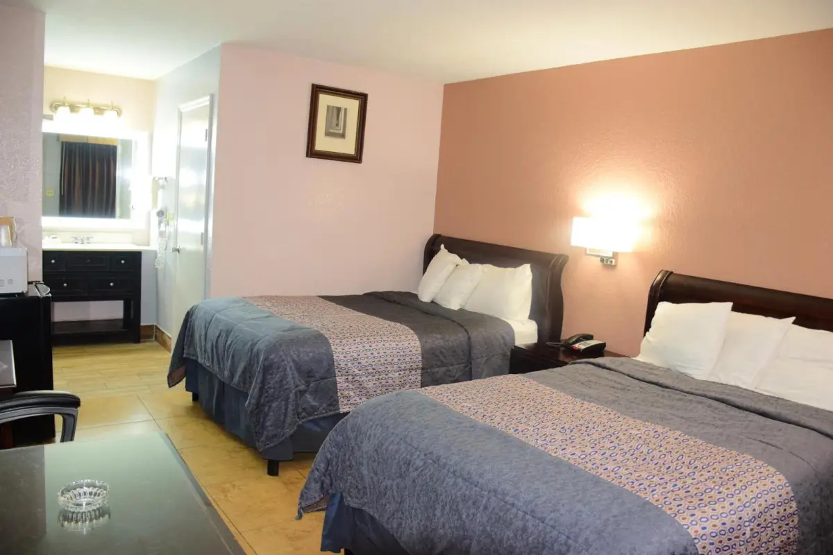 Flamingo Motel 10